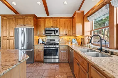 813 Greenbriar Drive, Lake Arrowhead, CA 92385 - Photo 11