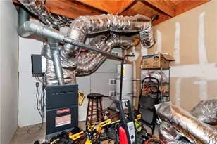 27721 St Bernard Ln, Lake Arrowhead, CA 92352 - Photo 23