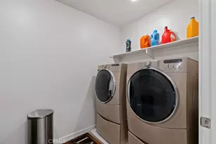 975 W Clover, Rialto, CA 92376 - Photo 17