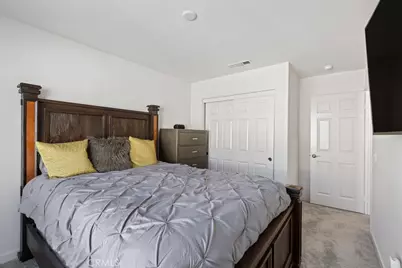 975 W Clover, Rialto, CA 92376 - Photo 19