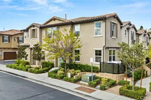 28687 Jardineras, Valencia, CA 91354 - Photo 1