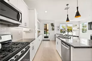 28687 Jardineras, Valencia, CA 91354 - Photo 5