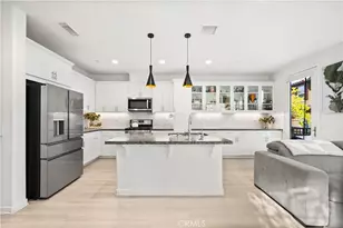 28687 Jardineras, Valencia, CA 91354 - Photo 3