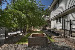24150 Zell Ct, Crestline, CA 92325 - Photo 13