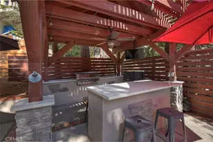 24150 Zell Ct, Crestline, CA 92325 - Photo 9