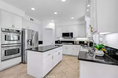 15562 Sicily Lane, Fontana, CA 92336 - Photo 11