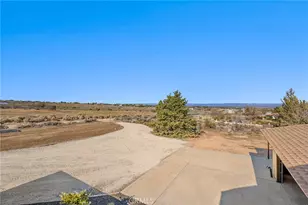 8325 Johnson Rd, Phelan, CA 92371 - Photo 41