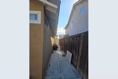 560 Coudures Way, Perris, CA 92571 - Photo 5