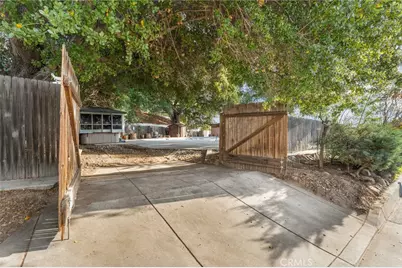 5693 Dumbarton Avenue, San Bernardino, CA 92404 - Photo 31