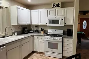 22903 Waters Dr, Crestline, CA 92325 - Photo 5