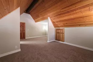 33207 Juniper Ln, Green Valley Lake, CA 92341 - Photo 11