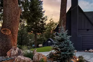 481 Heliotrope Dr, Lake Arrowhead, CA 92352 - Photo 3