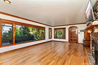 329 Summit Road, Lake Arrowhead, CA 92352 - Photo 11