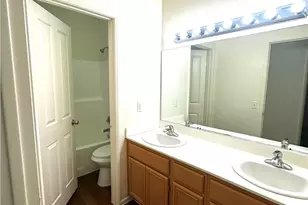 13846 Hawk Ct, Victorville, CA 92394 - Photo 9