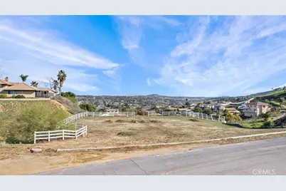 16538 Canyon Ridge Rd, Riverside, CA 92503 - Photo 7