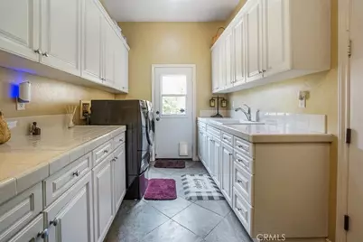 889 Highridge Street, Riverside, CA 92506 - Photo 35