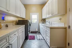 889 Highridge St, Riverside, CA 92506 - Photo 35