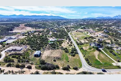 10735 Ranchero Rd, Oak Hills, CA 92344 - Photo 11