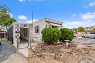 9426 Tamarisk, Hesperia, CA 92345 - Photo 5