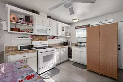 826 W Main, Riverside, CA 92507 - Photo 15