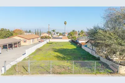 1243 E Street, Corona, CA 92882 - Photo 1
