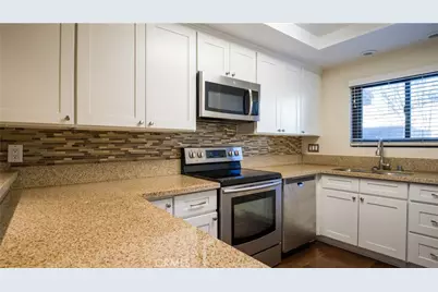 635 E Palm Avenue, Redlands, CA 92374 - Photo 11