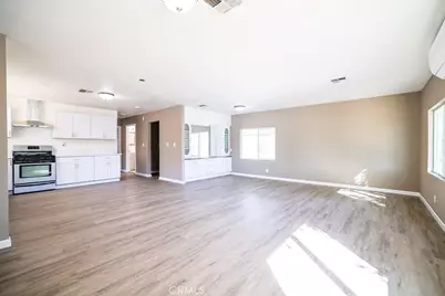 315 North Palomar Avenue, San Jacinto, CA 92582 - Photo 7