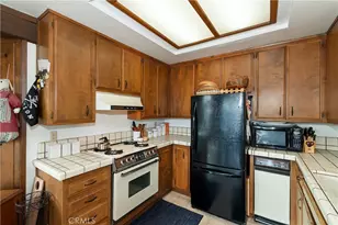 1096 Nadelhorn Dr, Lake Arrowhead, CA 92352 - Photo 15