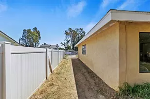 2386 Hialeah Cir, Norco, CA 92860 - Photo 35