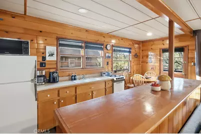 1053 Bruin, Fawnskin, CA 92333 - Photo 9