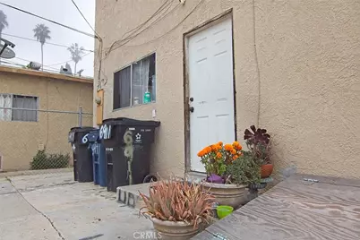 6911 Compton, Compton, CA 90001 - Photo 9