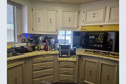 1327 Woodbrook, Corona, CA 92882 - Photo 5