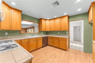 31976 Linda Ladera, Yucaipa, CA 92399 - Photo 11