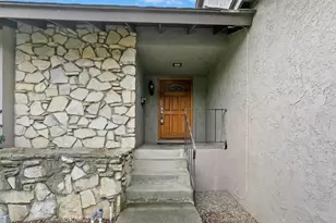 1450 Mariposa Dr, Corona, CA 92879 - Photo 9