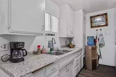 921 E Devonshire, Hemet, CA 92543 - Photo 15