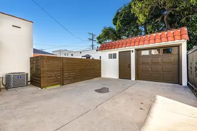 1819 Hauser Boulevard, Los Angeles, CA 90019 - Photo 29