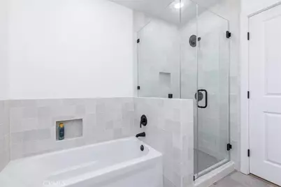 1819 Hauser Boulevard, Los Angeles, CA 90019 - Photo 19