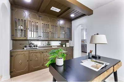 1819 Hauser Boulevard, Los Angeles, CA 90019 - Photo 11