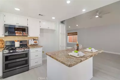 19853 Collins, Canyon Country, CA 91351 - Photo 13