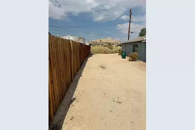 6688 6686 Yucca, 29 Palms MCB, CA 92277 - Photo 19