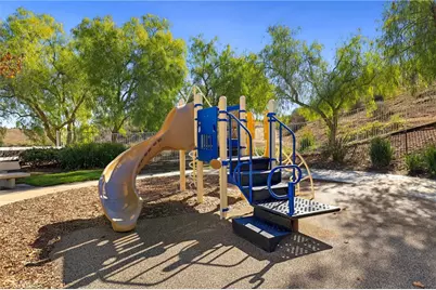 17586 Mountain Court, Riverside, CA 92503 - Photo 33