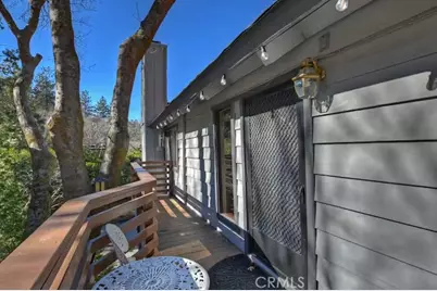 1055 Meadowbrook Drive, Lake Arrowhead, CA 92352 - Photo 19