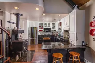 1055 Meadowbrook Dr, Lake Arrowhead, CA 92352 - Photo 1