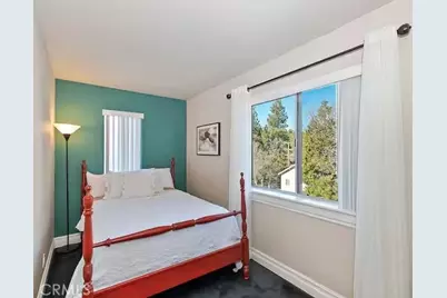 1055 Meadowbrook Drive, Lake Arrowhead, CA 92352 - Photo 15