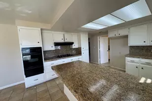 42040 Acacia Ave, Hemet, CA 92544 - Photo 9