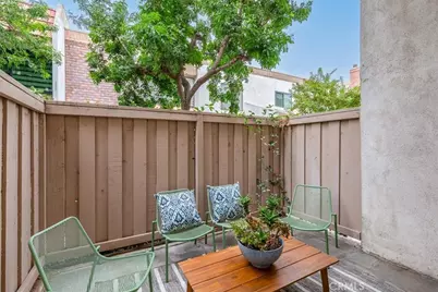 17150 Burbank Boulevard #25, Encino, CA 91316 - Photo 9