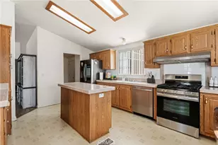 38094 Calle Amigable, Murrieta, CA 92563 - Photo 13