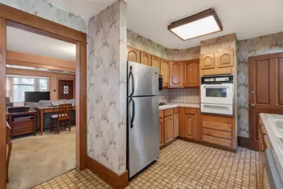 4045 Elmwood Court, Riverside, CA 92506 - Photo 9