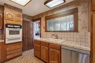 4045 Elmwood Ct, Riverside, CA 92506 - Photo 7