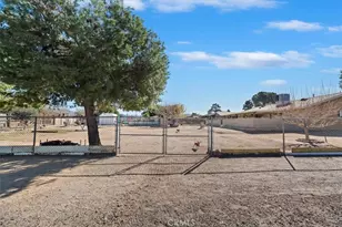 8949 Camphor, Hesperia, CA 92345 - Photo 7